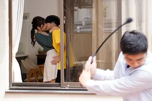 Bố chồng thay con trai bị liệt dương "chăm sóc" con dâu