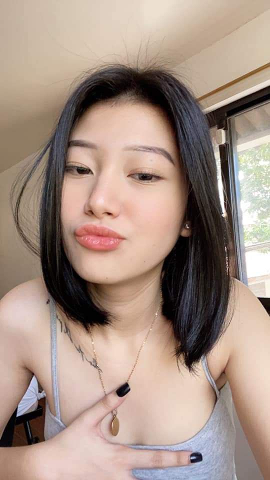 Nghệ sĩ khiêu dâm Đài Loan 'ED Mosaic', người mẫu xinh đẹp cúp E Lisa ❤️ đã bị một gã xăm trổ thâm nhập một cách thô bạo, và đôi chân đen như lụa của cô đã bị xuất tinh mà không dùng bao cao su...