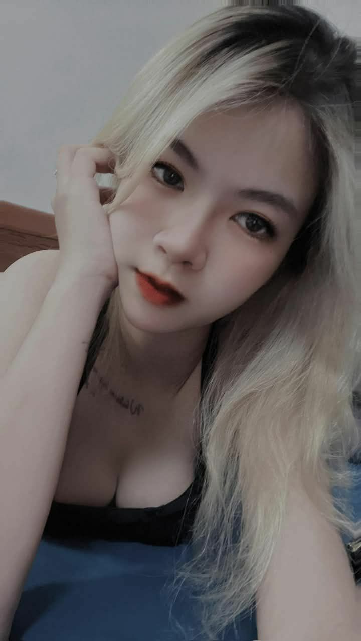 Lút cuống họng em nữ sinh ăn trộm đồ